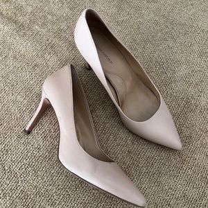 Banana Republic madison 12 hour pump beige womens 7.5